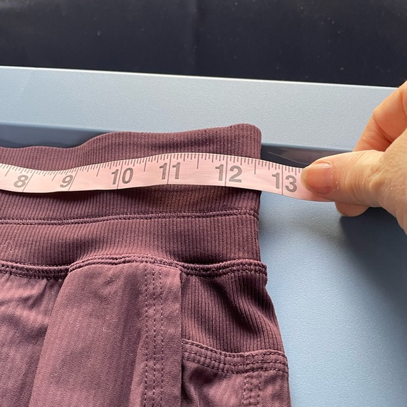 Sz. 2 Lululemon Dance Studio Crop Pants in Black Cherry - Picture 5 of 6